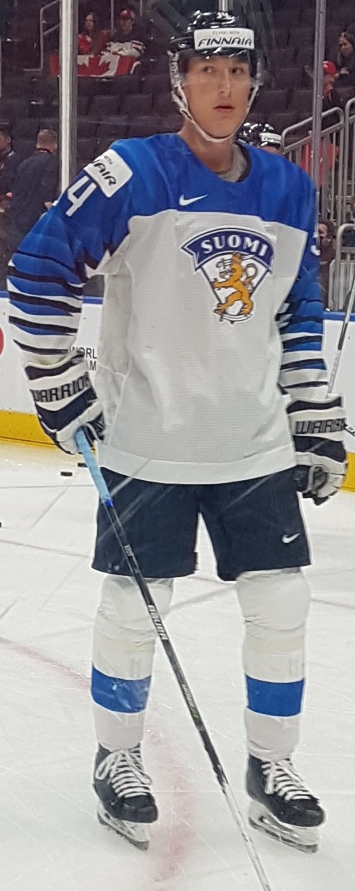 Aatu Räty avec l'équipe de Finlande au Championnat mondial junior 2022