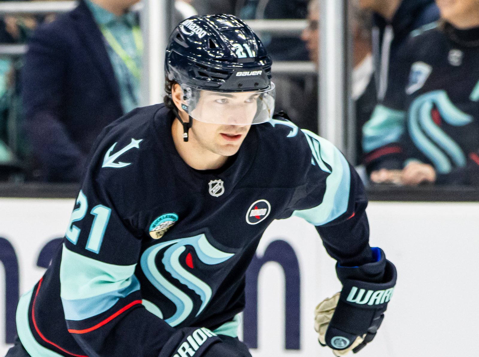 Mikey Eyssimont avec le Kraken de Seattle en mars 2025 (photo antérieure à l’actualité)