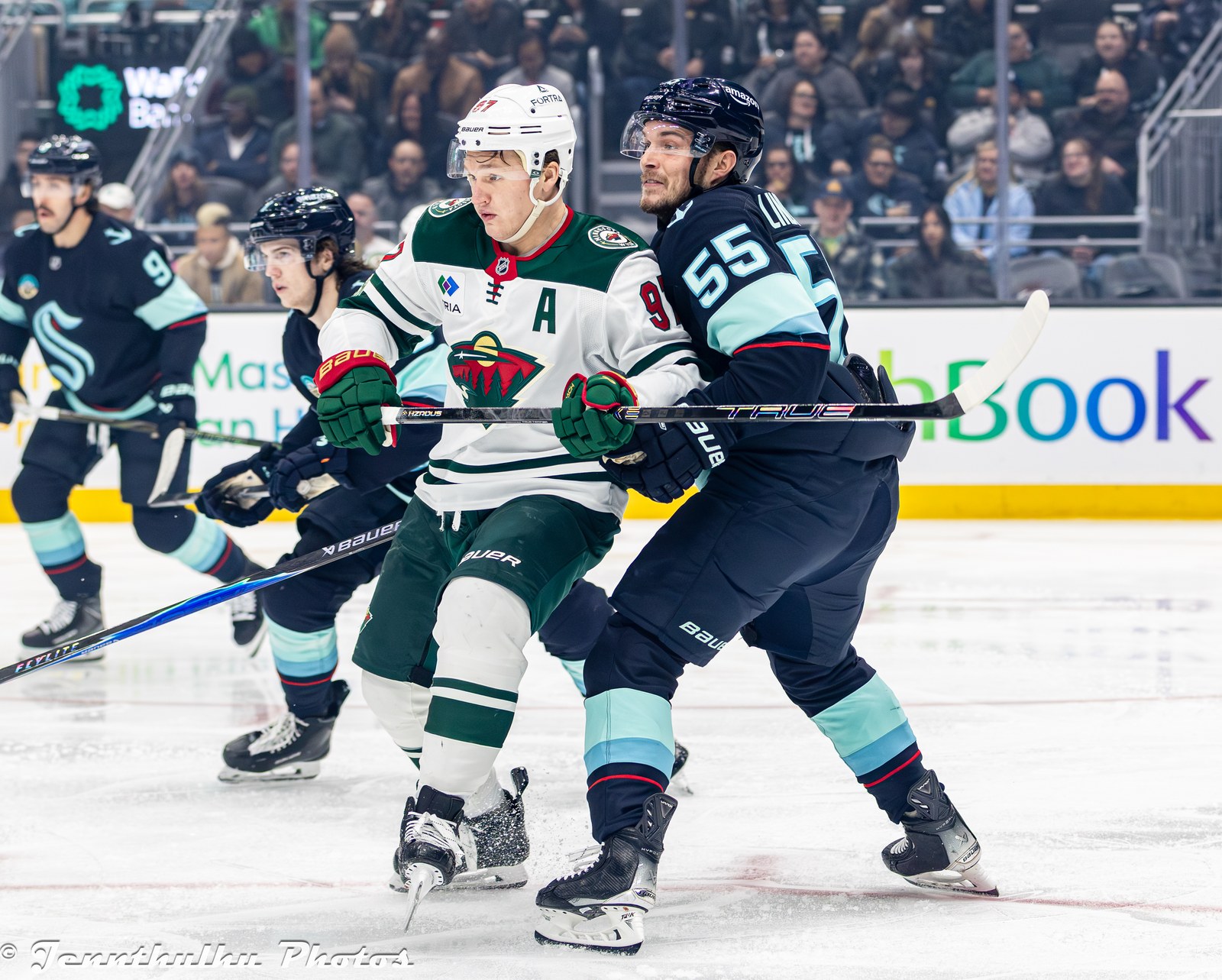 Kirill Kaprizov en action lors d’un match de hockey