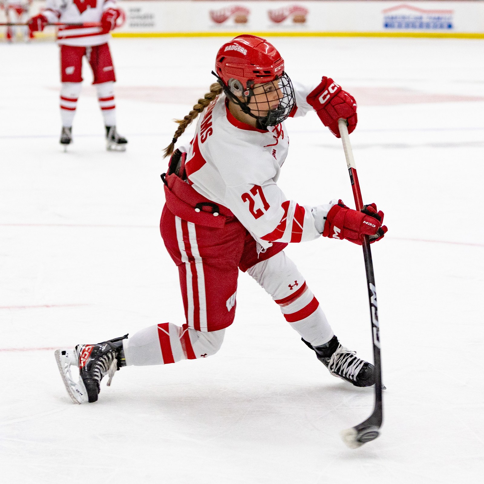 Kirsten Simms en action avec les Badgers du Wisconsin