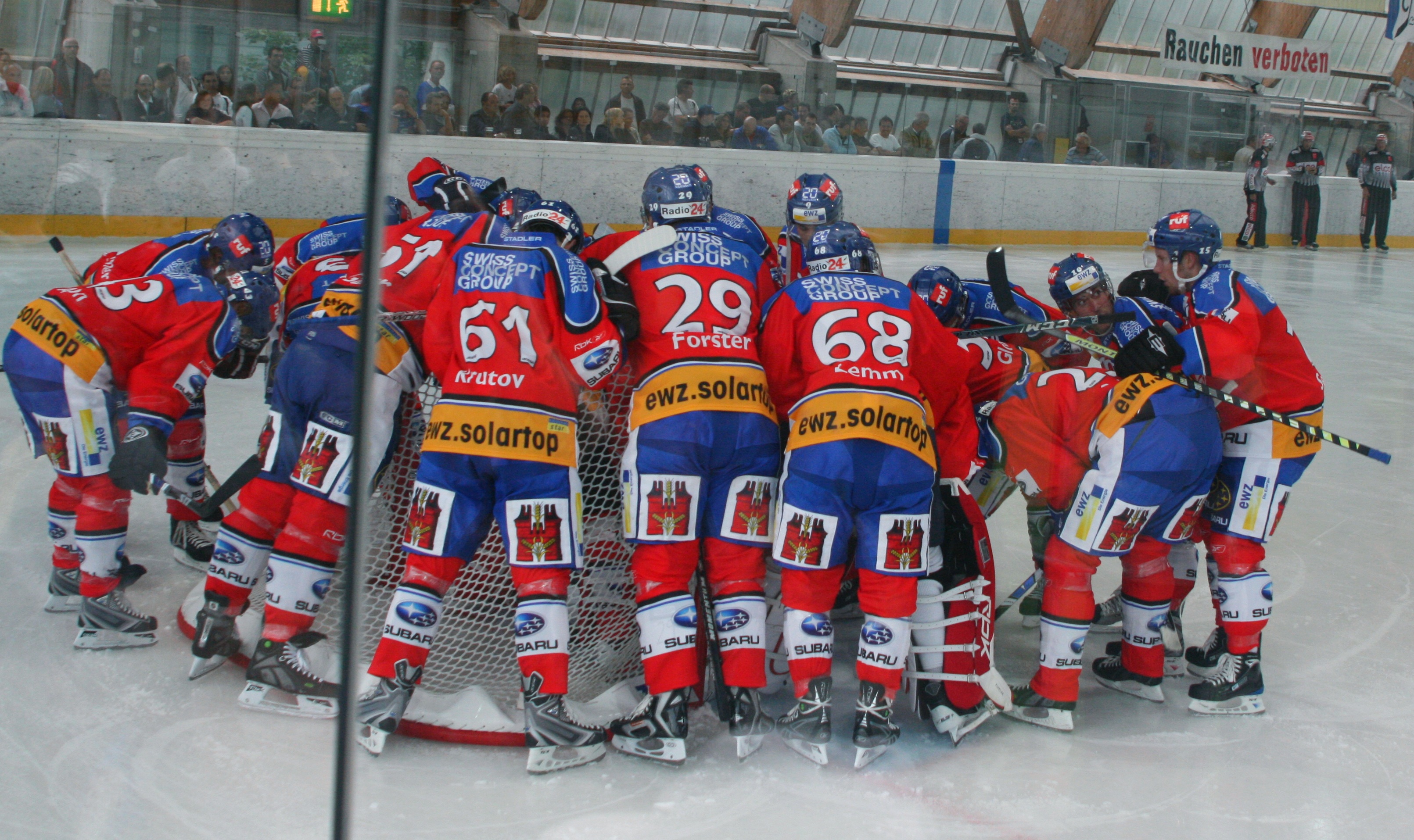 Joueurs des ZSC Lions sur la glace