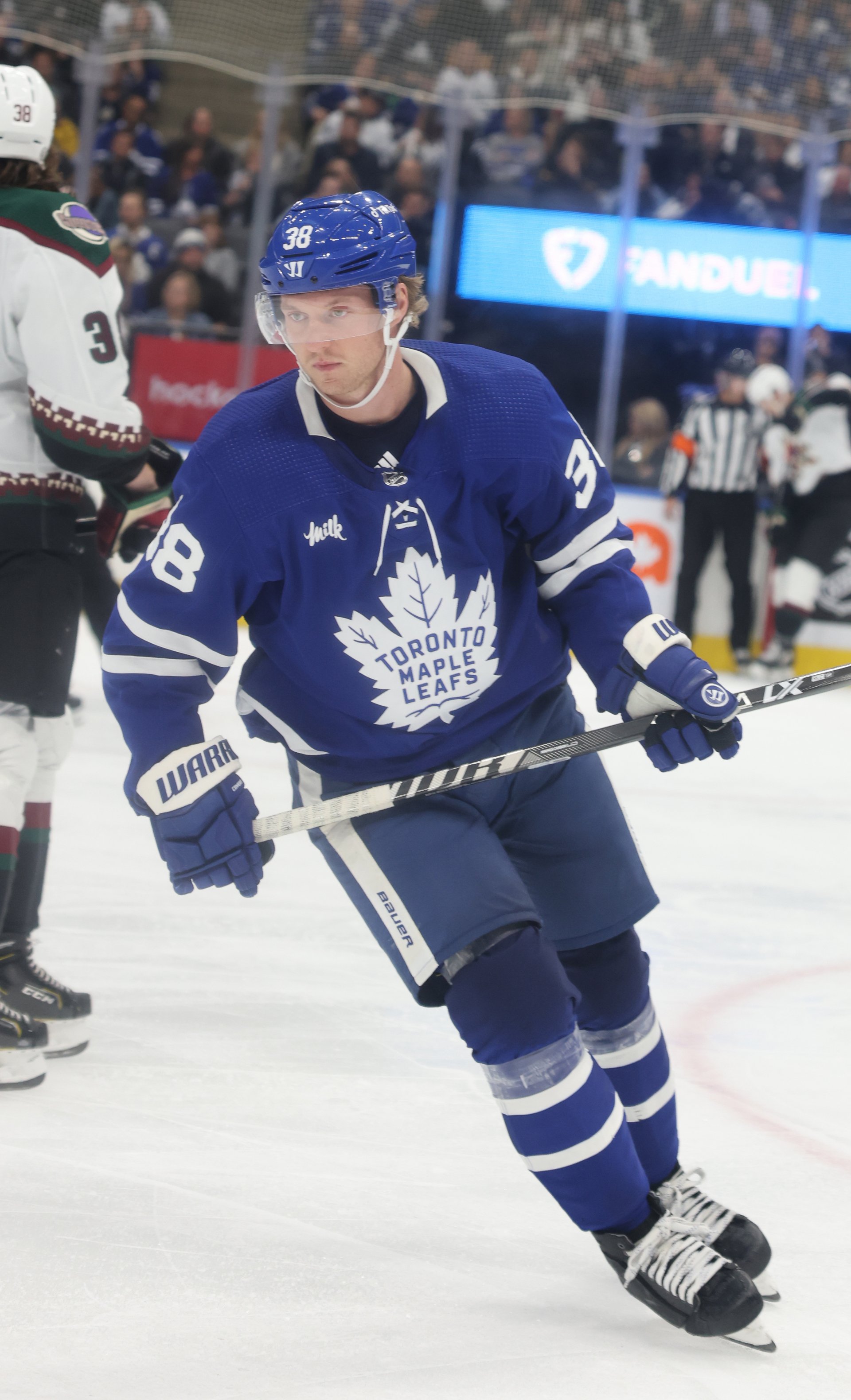 Rasmus Sandin en action avec les Maple Leafs de Toronto